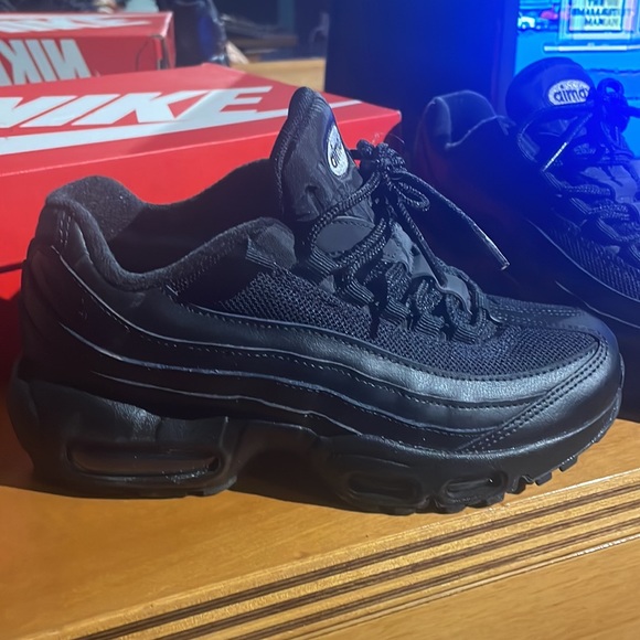 Airmax Nike Shoes - Picture 4 of 4